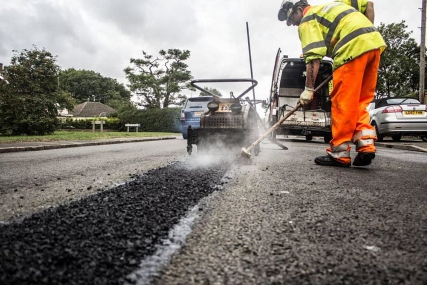 Черкаські активісти створили додаток для контролю якості доріг: як він працює