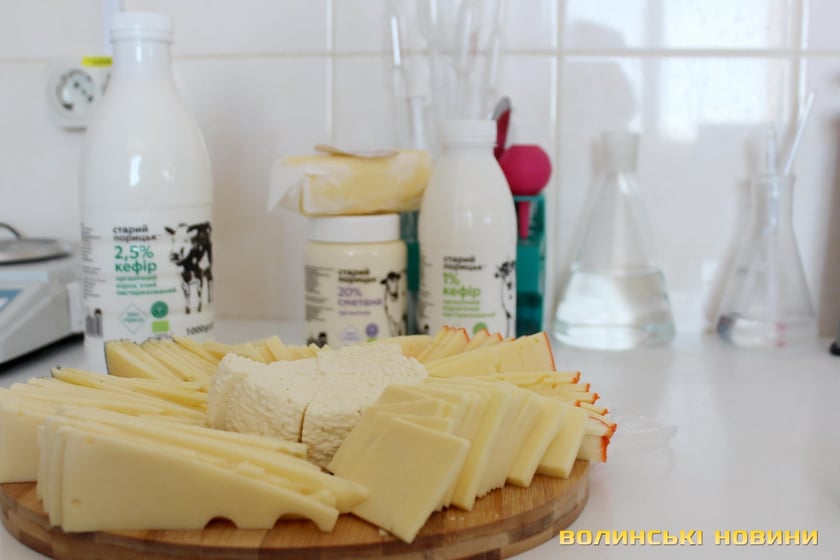 Як маленька ферма у селі на Волині виробляє органічну “молочку”