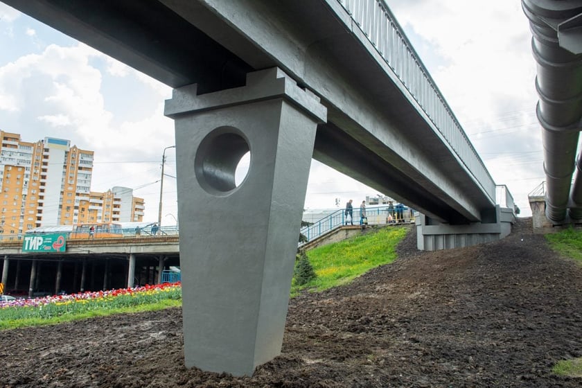 У Києві закінчили ремонт пішохідного мосту біля станції “Шулявська”