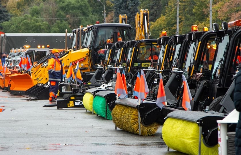 Київські комунальники отримали 221 одиницю нової техніки