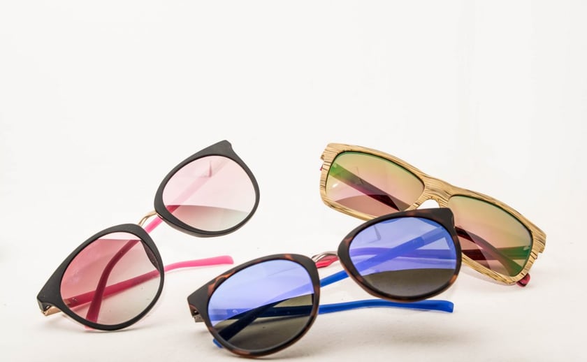 Українці створили футболки для протирання окулярів