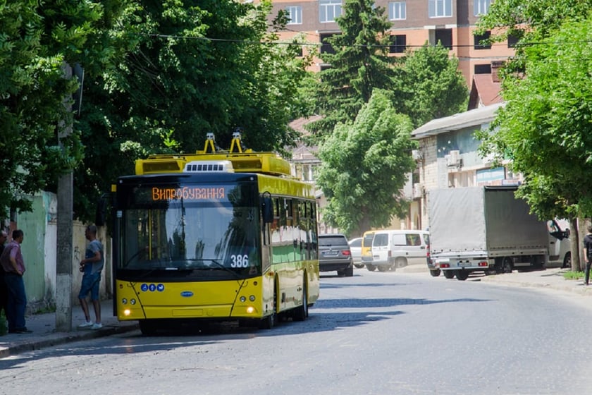 У Чернівцях маршрутки замінять електробусами