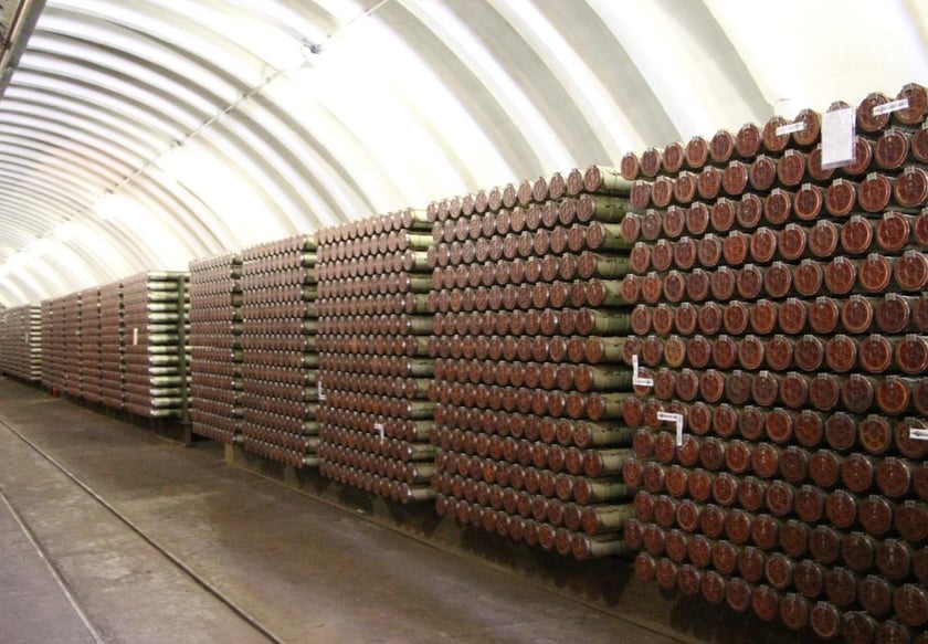 США дають чотири мільйони доларів на військові склади в Україні