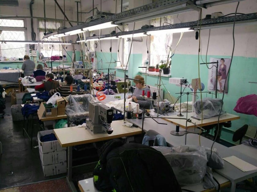 Переселенець створює білизну на експорт до Франції