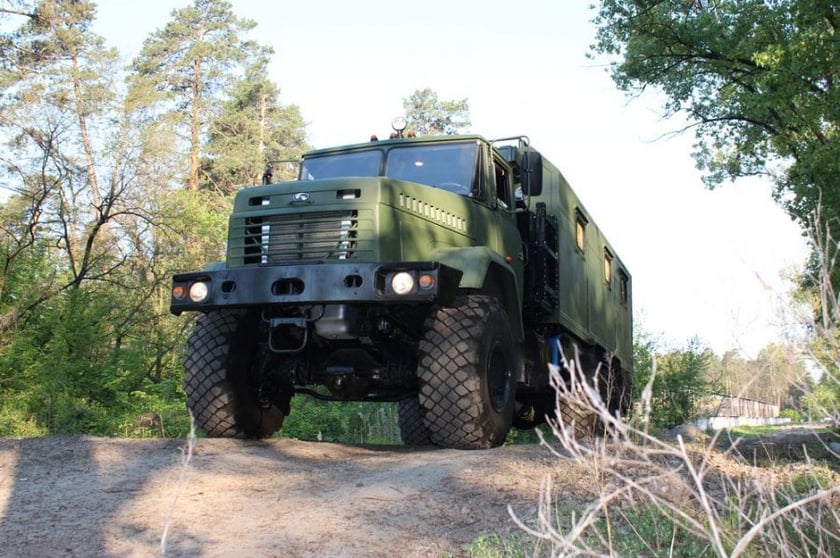 АвтоКрАЗ показав нову техніку для українських військових