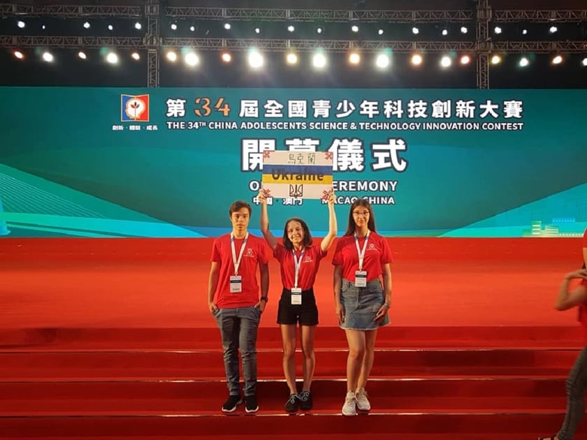 Юні українські винахідники здобули три медалі на конкурсі інновацій у Китаї