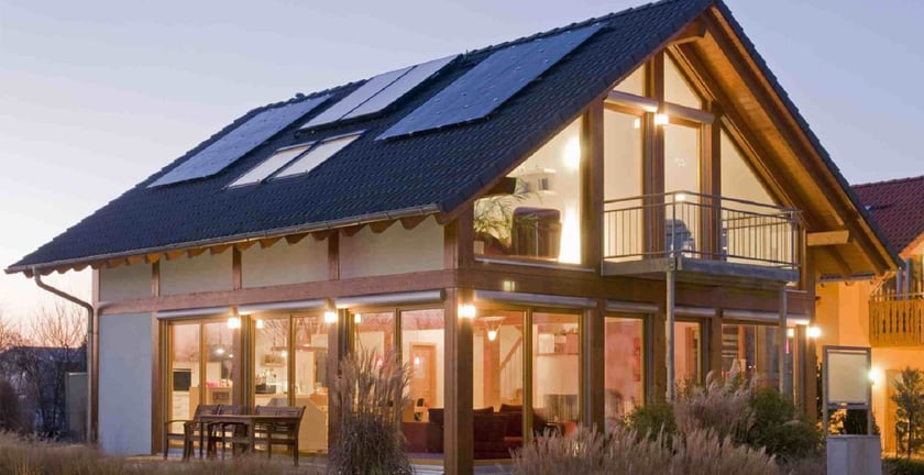 Які українські області лідирують за кількістю сонячних станцій: інфографіка