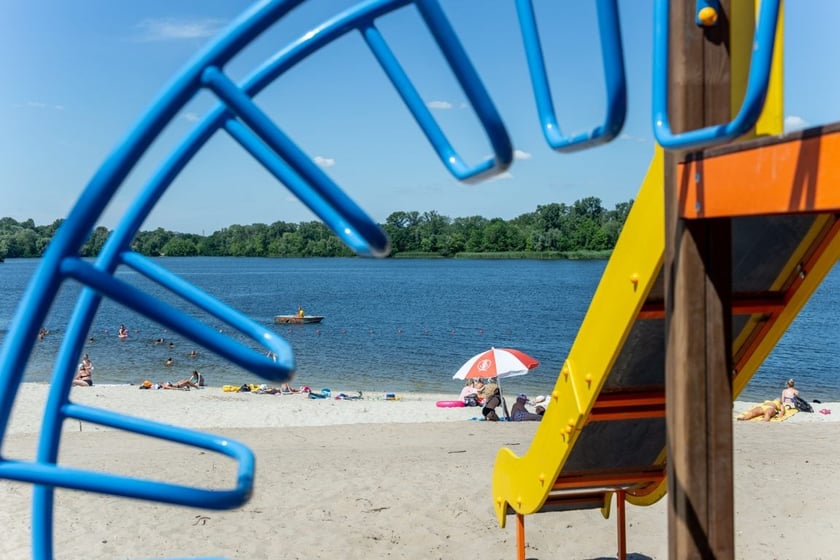 Оновлений пляж на київській Троєщині відкриють уже зовсім скоро