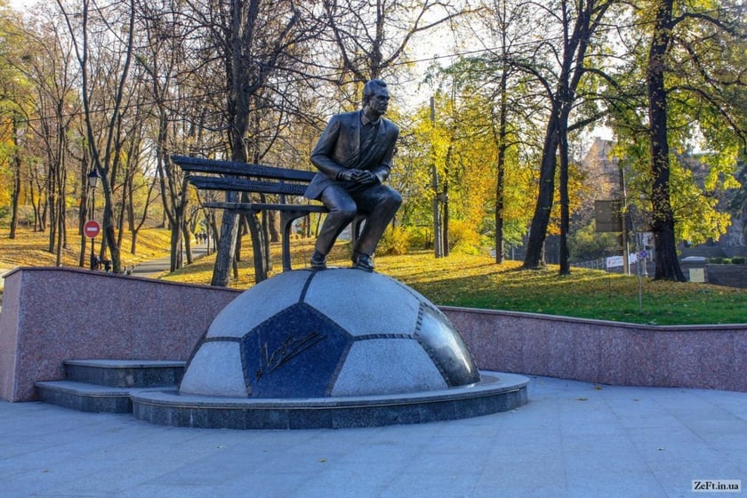 У столичному сквері встановлять меморіальний знак на честь Лобановського