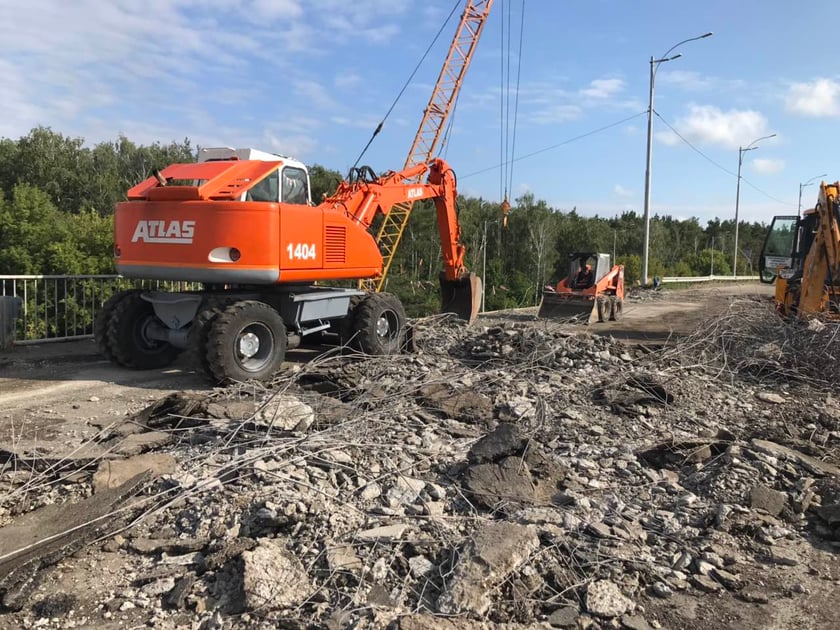 Як ремонтують розв’язку на трасі Київ-Харків-Довжанський