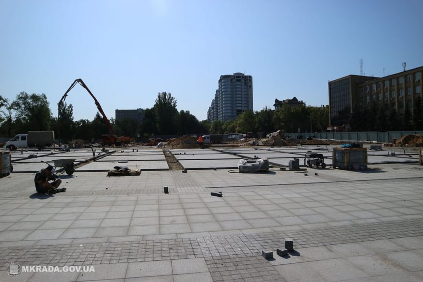 Фонтани і відеоспостереження: у Миколаєві за 88 мільйонів гривень реконструюють площу
