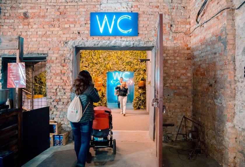 У кінотеатрах і театрах облаштують удвічі більше жіночих вбиралень – Мінрегіон