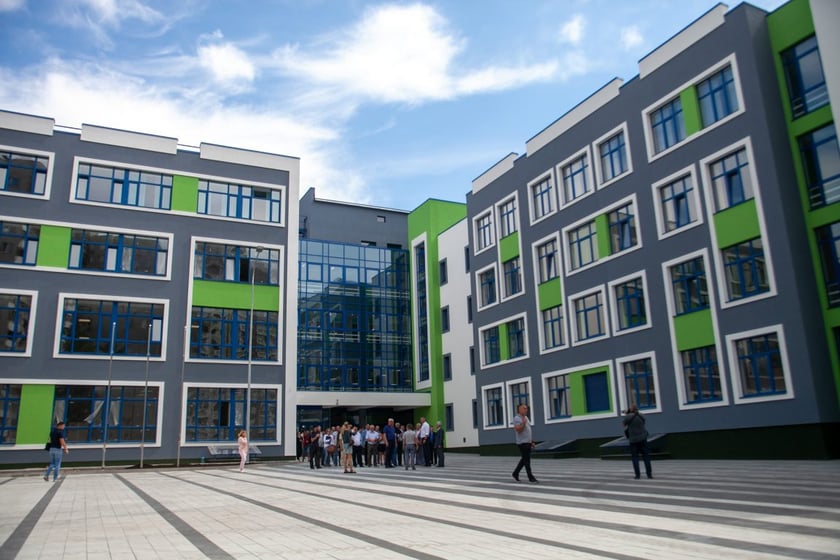 У Києві відкривають надсучасну “розумну” школу (ФОТО)