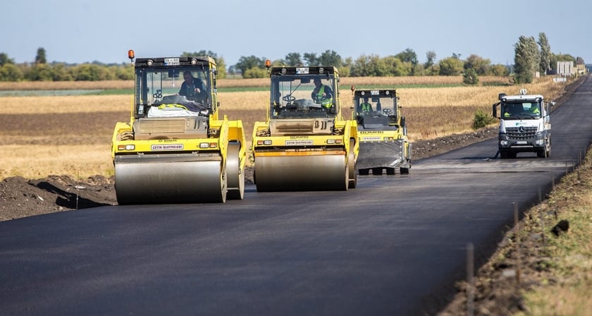 Почався ремонт дороги від Дніпра до Кривого Рогу (ФОТО)