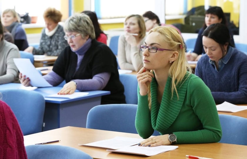 Близько 100 тисяч українських вчителів наступного року мають пройти навчання