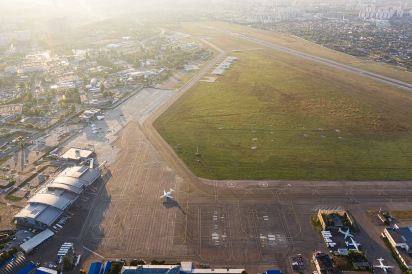 Аеропорт “Київ” відновив роботу