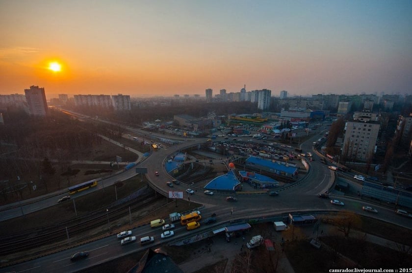 У Києві ремонтують пішохідний міст