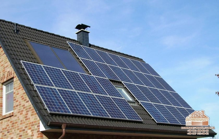 Заробляти на енергії: лучанин встановив вдома саморобний вітряк і сонячну станцію