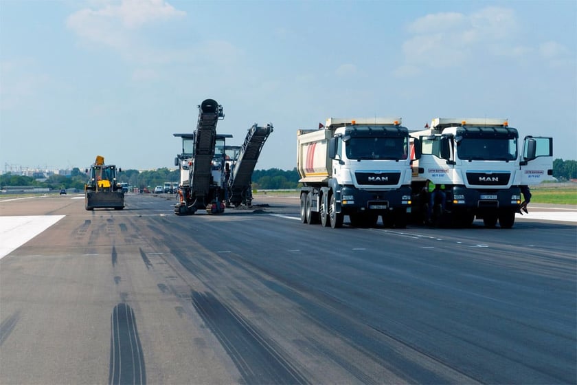 Як в аеропорту “Київ” ремонтують злітно-посадкову смугу (ФОТО)