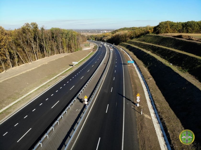 На трасі Київ-Харків завершили будівництво нового відрізка дороги (ФОТО)