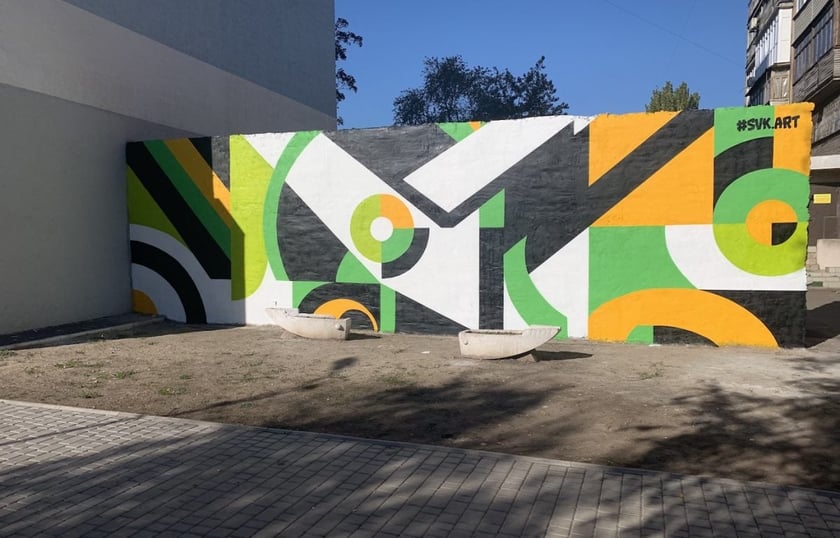 У Маріуполі з’явився новий яскравий мурал  (ФОТО)