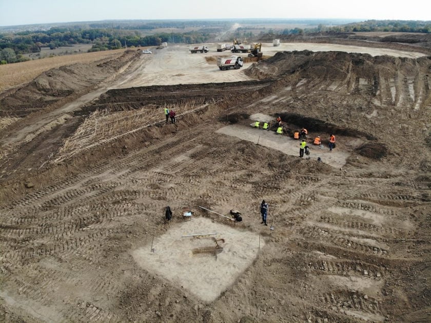 На Полтавщині під час будівництва дороги виявили скіфське поховання (ФОТО)