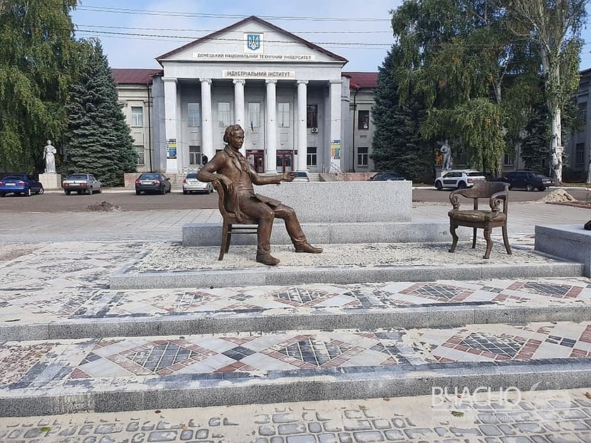 На Донбасі встановили довгоочікуваний пам’ятник Тарасові Шевченку