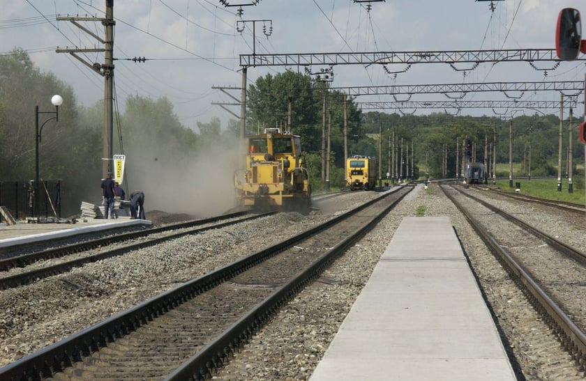 Укрзалізниця за 460 млн грн відремонтувала колії на Сході країни
