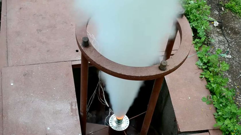 У Дніпрі створили двигун, який можна заправляти цукерками