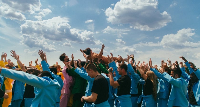 Дивіться кліп, який британський гурт Oh Wonder зняв поблизу Києва