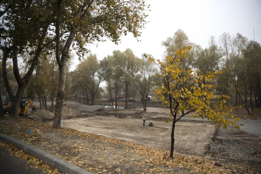 У Києві ремонтують другу чергу парку “Троєщина”: яким він буде