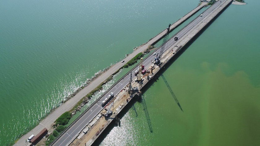 Ремонт мосту через Хаджибейський лиман показали на відео
