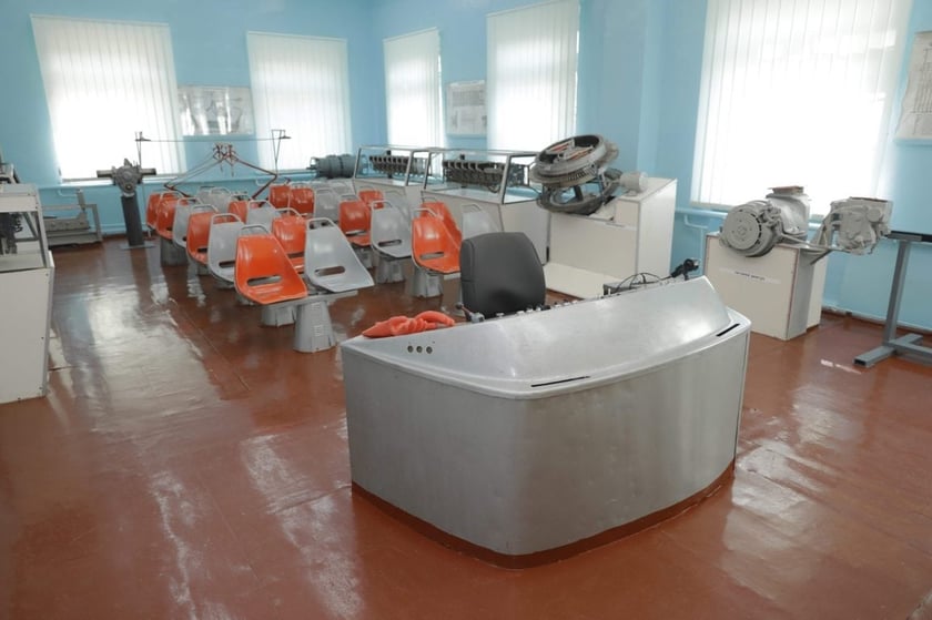 У Дніпрі відкрили школу водіїв трамваїв і тролейбусів: дають стипендію і роботу