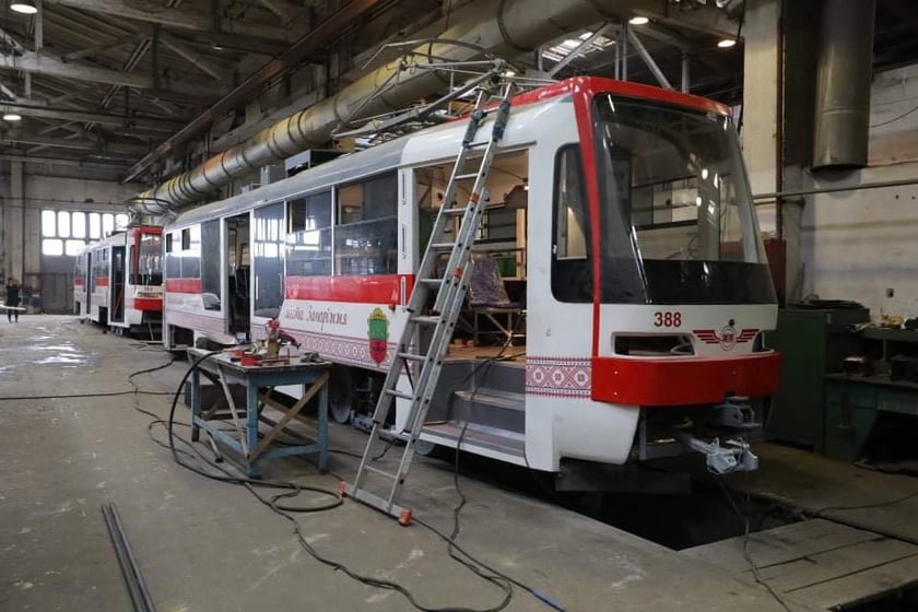 У Запоріжжі завершують збирати два нових трамваї