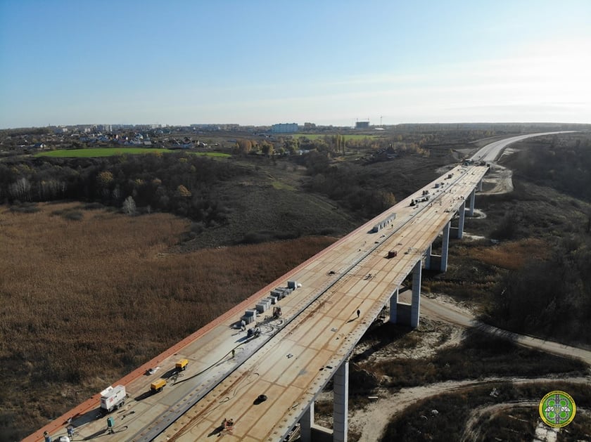На Полтавщині триває монтаж нової 518-метрової естакади (ФОТО)