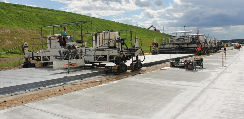 На Полтавщині почалося вкладання важкого бетону на важливому автошляху (ВІДЕО)