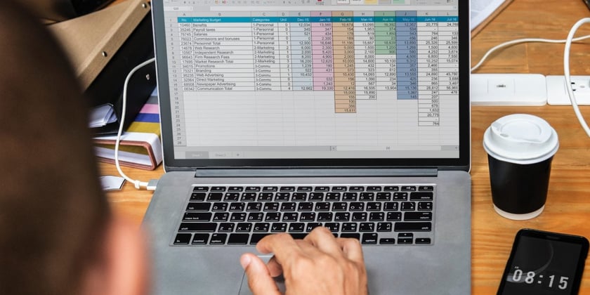 Кабмін впроваджує онлайн-документи замість паперових