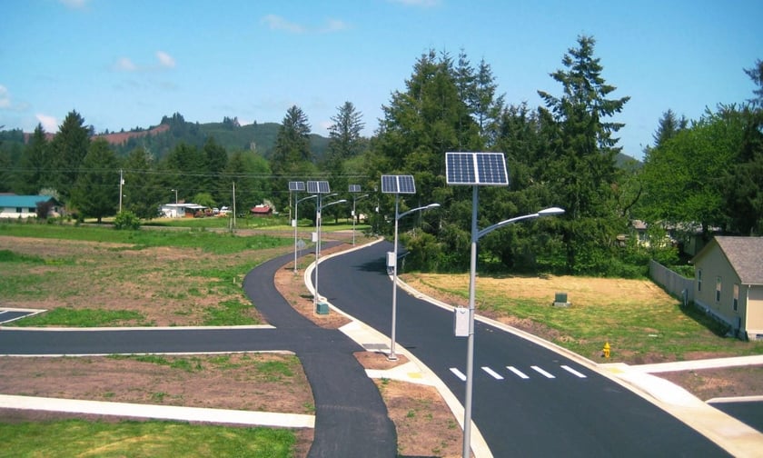 На дорозі Одеса-Рені облаштували автономні системи освітлення (ВІДЕО)