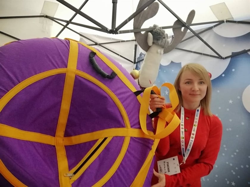 Як у Сєвєродонецьку підприємиця заробляє на надувних санчатах