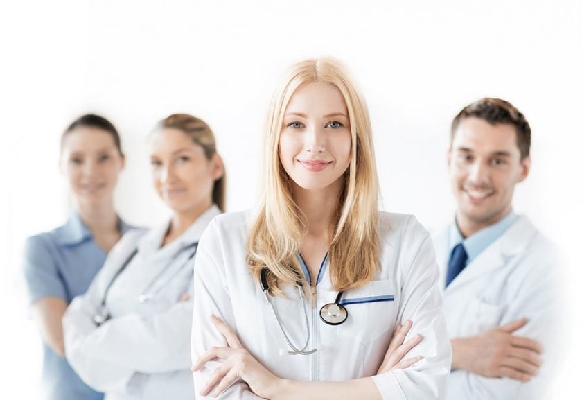 Двох українських медсестер відзначили світовою нагородою