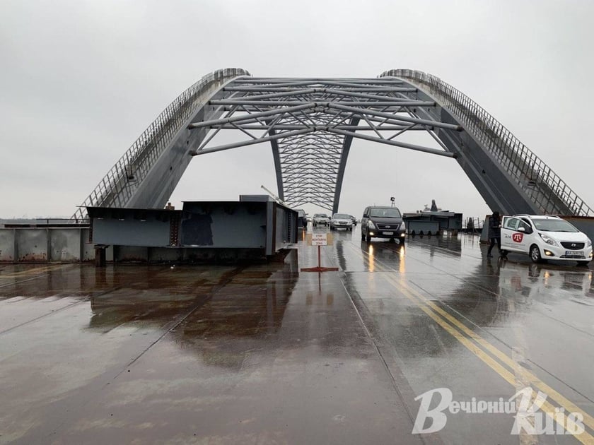 Коли в Києві добудують "міст на Троєщину", і як він зараз виглядає (ФОТО)