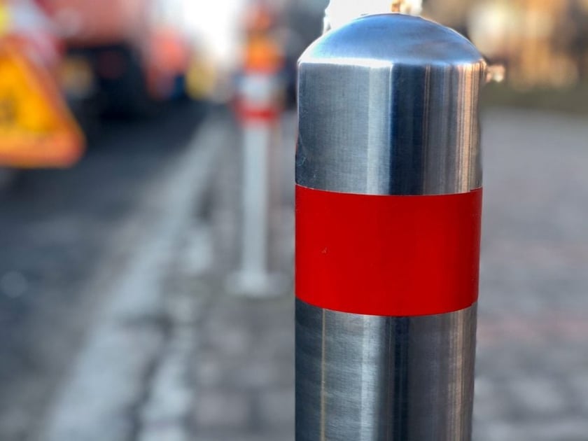 У Києві на Печерську встановили антипаркувальні стовпчики