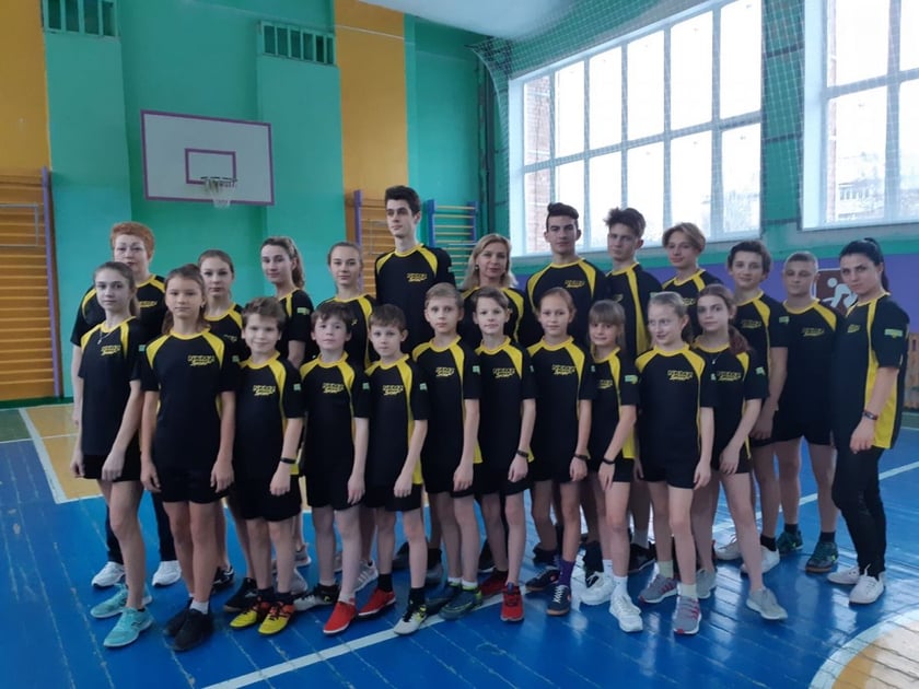 Переселенка шиє одяг для спортсменів з усієї України