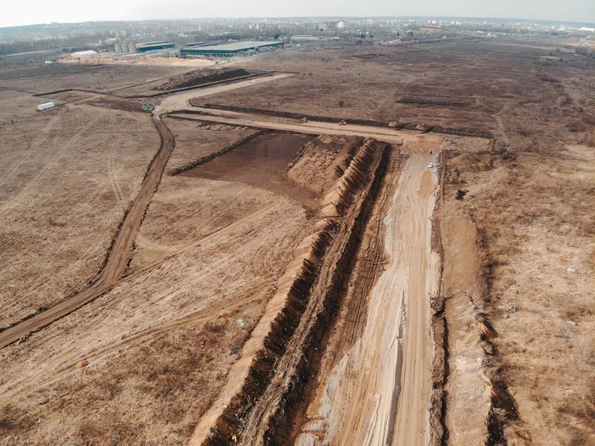 У Вінниці будують першу в місті бетонну дорогу (ФОТО)