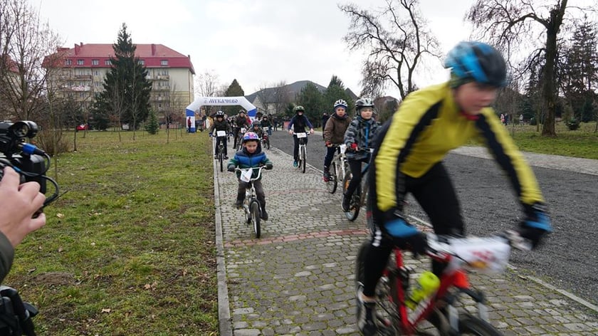У Мукачеві відкрили весняний велосезон (ФОТО)