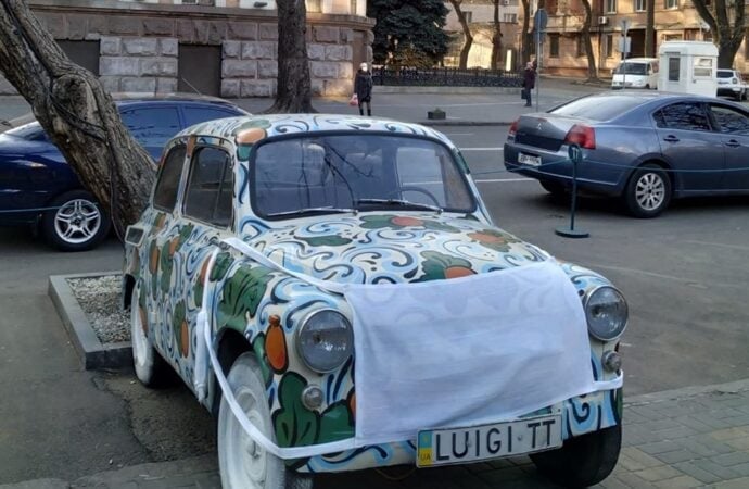 В Одесі відомий запорожець Луїджи одягнув захисну маску (ФОТО)