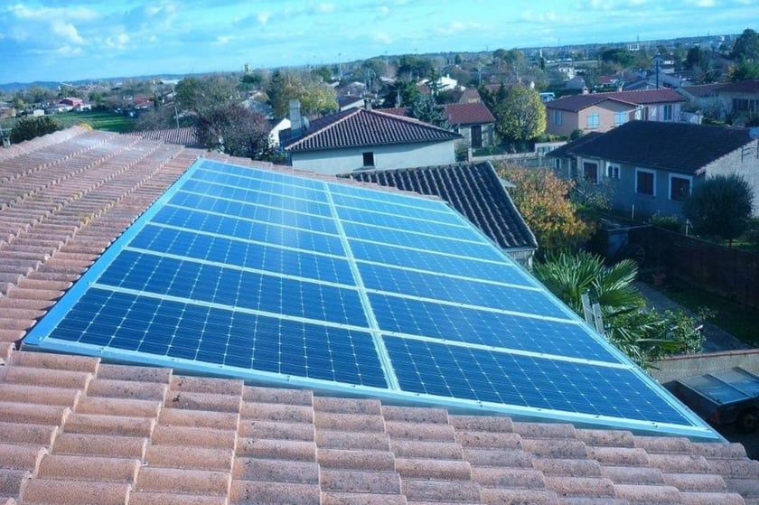 Майже 22 тисячі українських родин заощаджують завдяки сонячним панелям