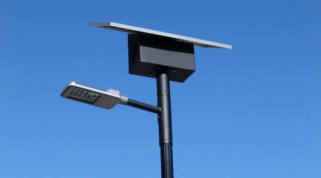 У сквері на Херсонщині встановили ліхтарі на сонячних панелях