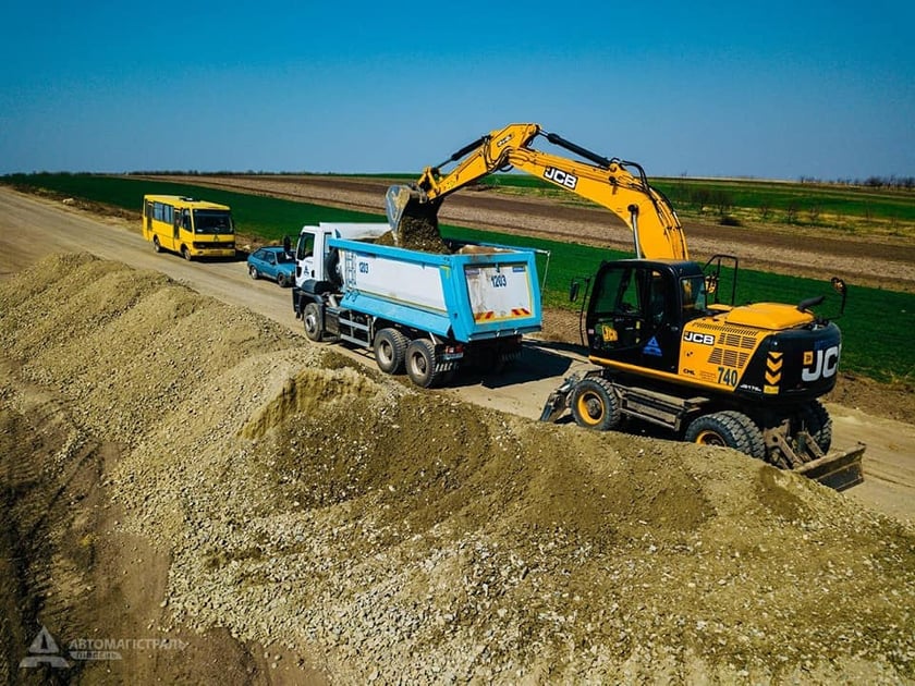 Як будують транзитне транспортне кільце навколо Львова (ФОТО)