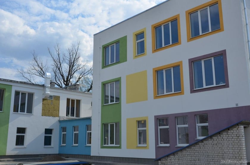 На Харківщині будують триповерховий дитячий садок на 130 місць: як він виглядає (ФОТО)